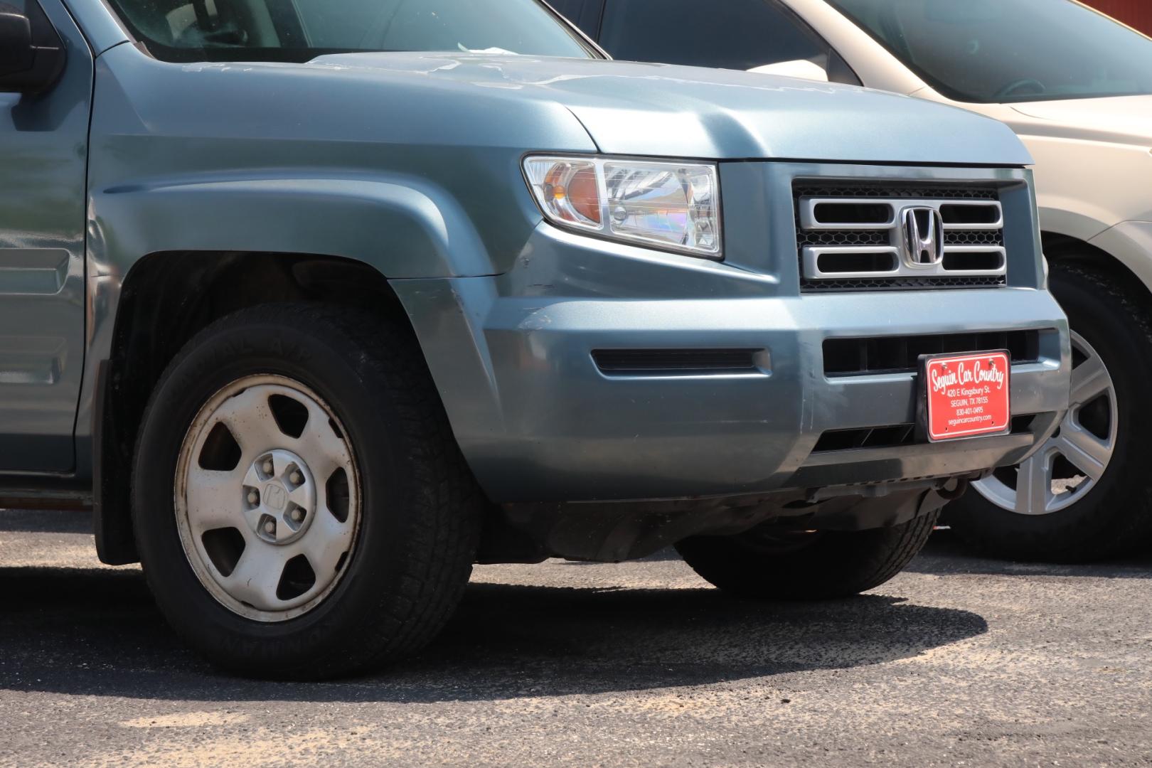 2008 BLUE HONDA RIDGELINE RT (2HJYK16228H) with an 3.5L V6 SOHC 24V engine, 5-SPEED AUTOMATIC transmission, located at 420 E. Kingsbury St., Seguin, TX, 78155, (830) 401-0495, 29.581060, -97.961647 - Photo#2